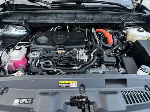 Used 2021 Toyota Highlander XLE image 10