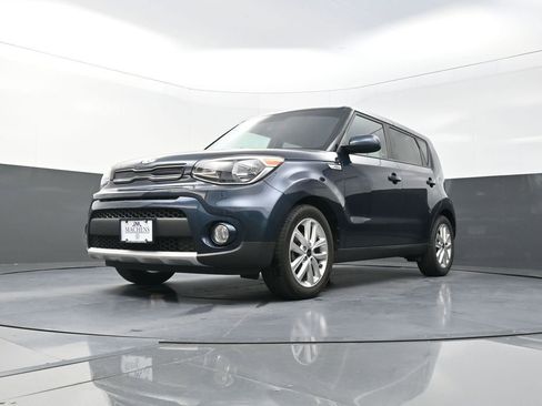 Used 2019 Kia Soul + image 25