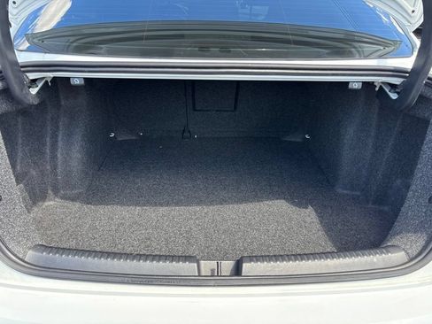 Used 2017 Volkswagen Jetta GLI FWD image 32