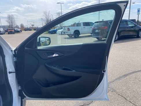 Used 2023 Chevrolet Malibu LT image 29