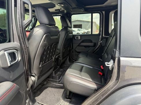 Used 2018 Jeep Wrangler Unlimited Rubicon AWD/4WD image 11