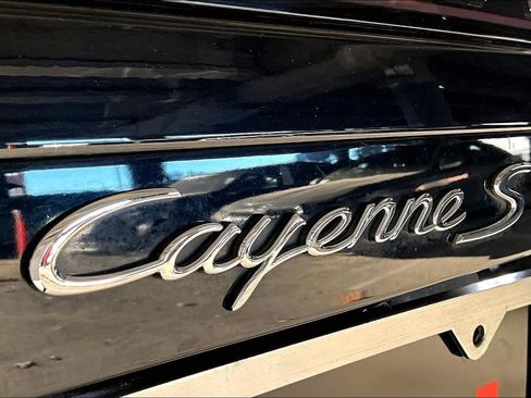 Used 2020 Porsche Cayenne S image 9