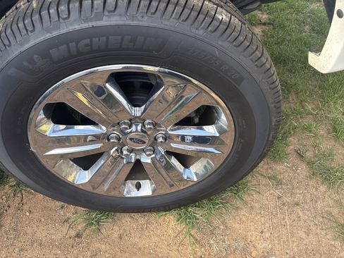 Used 2018 Ford F150 Lariat AWD/4WD image 11