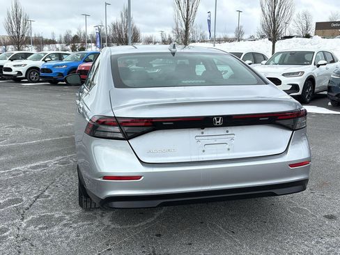 Used 2023 Honda Accord EX image 9