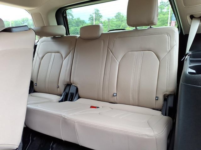 Used 2022 Ford Expedition Limited AWD/4WD image 10