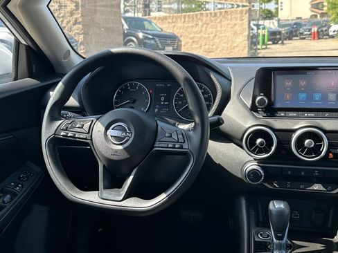 Used 2025 Nissan Sentra S FWD image 31