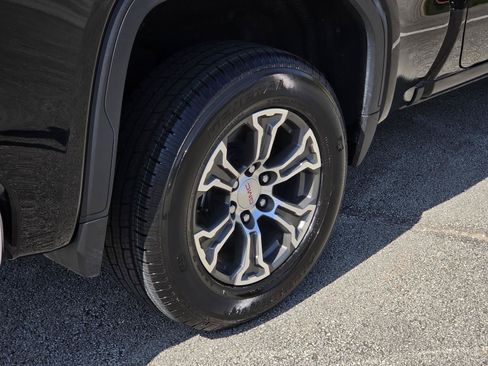 Used 2025 GMC Sierra 1500 SLT AWD/4WD image 10