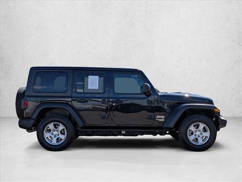 Used 2021 Jeep Wrangler Unlimited Sport AWD/4WD image 3