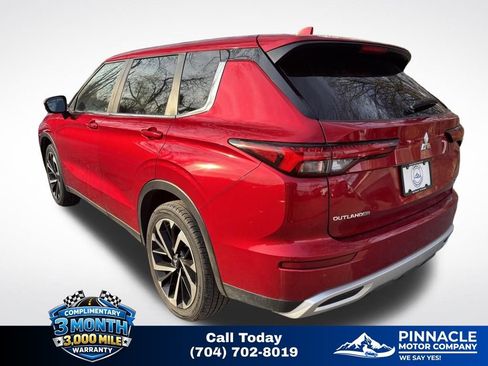 Used 2024 Mitsubishi Outlander SE image 6