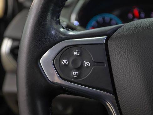 Used 2021 Chevrolet Traverse LT image 12