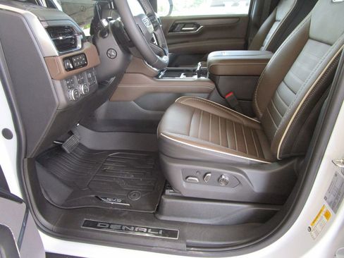 New 2026 GMC Yukon XL Denali Ultimate w/ LPO, Floor Liner Package AWD/4WD image 34