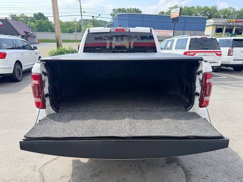 Used 2019 RAM 1500 Laramie AWD/4WD image 14