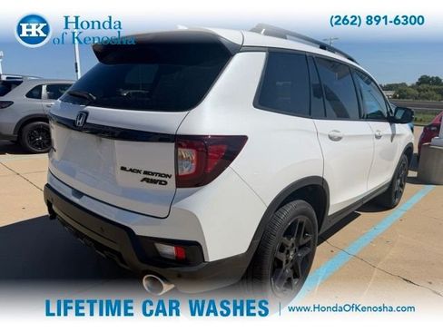 Used 2024 Honda Passport Black Edition image 2