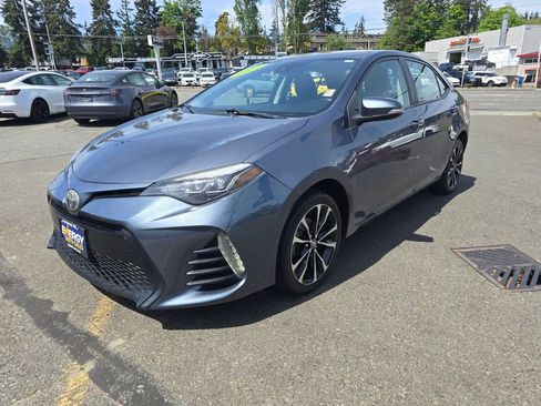 Used 2017 Toyota Corolla SE FWD image 3