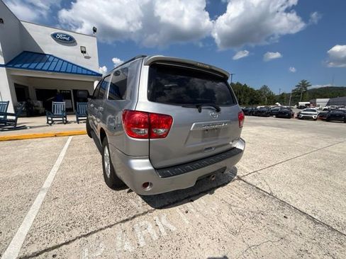 Used 2017 Toyota Sequoia SR5 AWD/4WD image 28