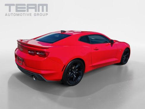 Used 2019 Chevrolet Camaro LT RWD image 7