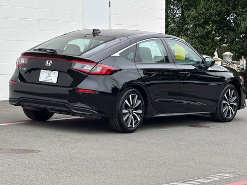 Certified 2024 Honda Civic EX-L image 9