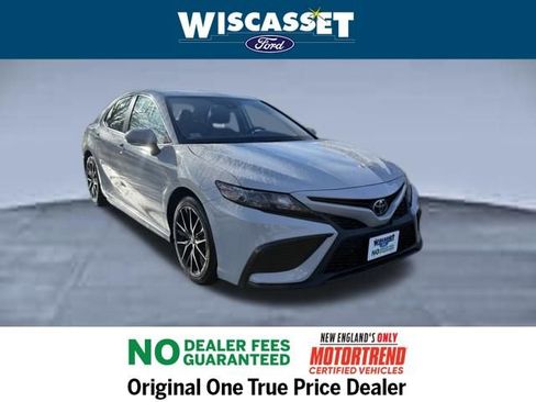Used 2023 Toyota Camry SE image 1