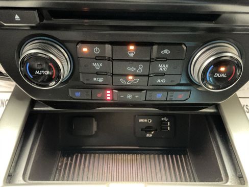 Used 2015 Ford F150 Lariat w/ Equipment Group 502A Luxury image 21