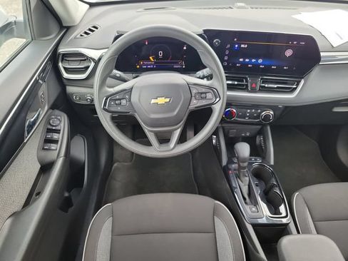 Certified 2025 Chevrolet TrailBlazer LT AWD/4WD image 18