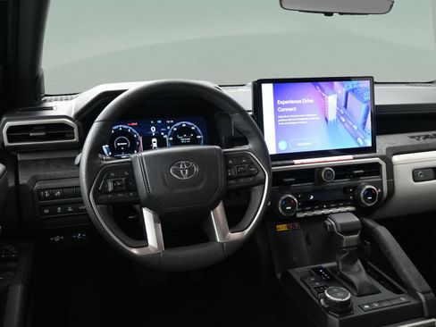 Used 2025 Toyota Tacoma Limited AWD/4WD image 33