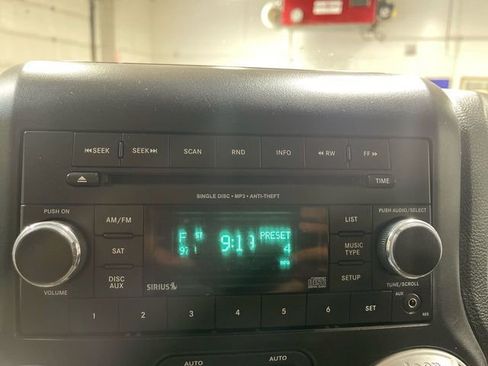 Used 2013 Jeep Wrangler Rubicon w/ PWR Convenience Group AWD/4WD image 16