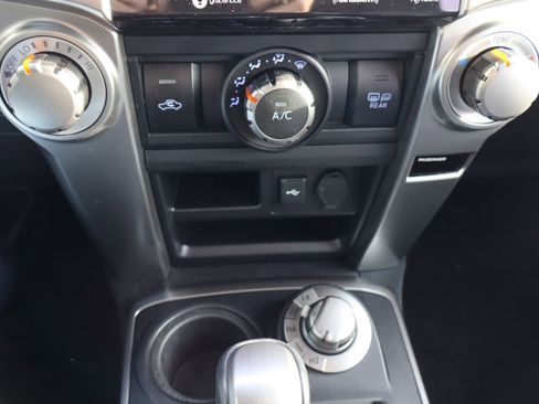 Used 2022 Toyota 4Runner SR5 Premium image 28