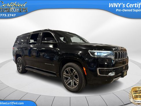 Used 2024 Jeep Wagoneer L Series II w/ Flexible Seating Group AWD/4WD image 3