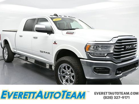 Used 2022 RAM 2500 Limited AWD/4WD image 1