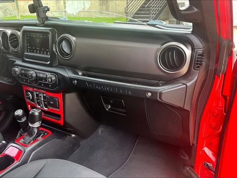 Used 2019 Jeep Wrangler Unlimited Sport S AWD/4WD image 23