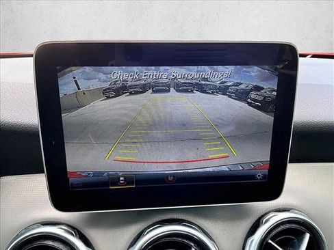 Used 2020 Mercedes-Benz GLA 250 4MATIC image 23