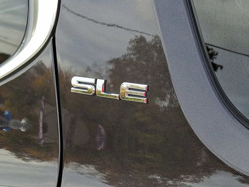 Certified 2018 GMC Acadia SLE image 30