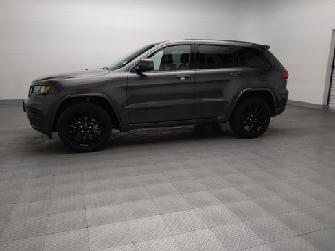 Used 2020 Jeep Grand Cherokee Altitude RWD image 2