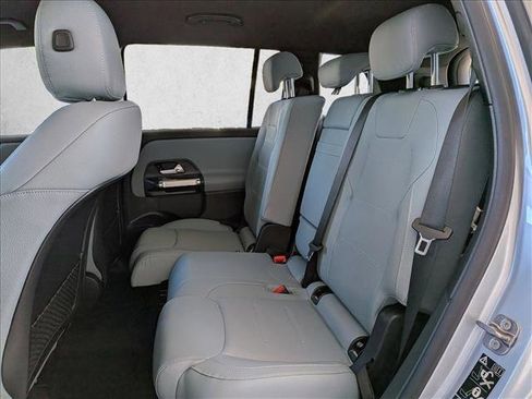 New 2026 Mercedes-Benz GLB 250 image 14