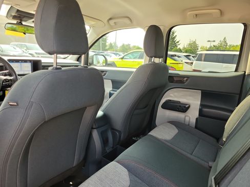 Used 2022 Ford Maverick XLT FWD image 14