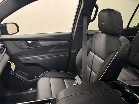 New 2026 Buick Enclave Sport Touring w/ Power Package FWD image 28
