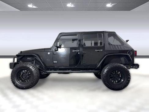 Used 2015 Jeep Wrangler Unlimited Sport w/ Max Tow Package AWD/4WD image 2