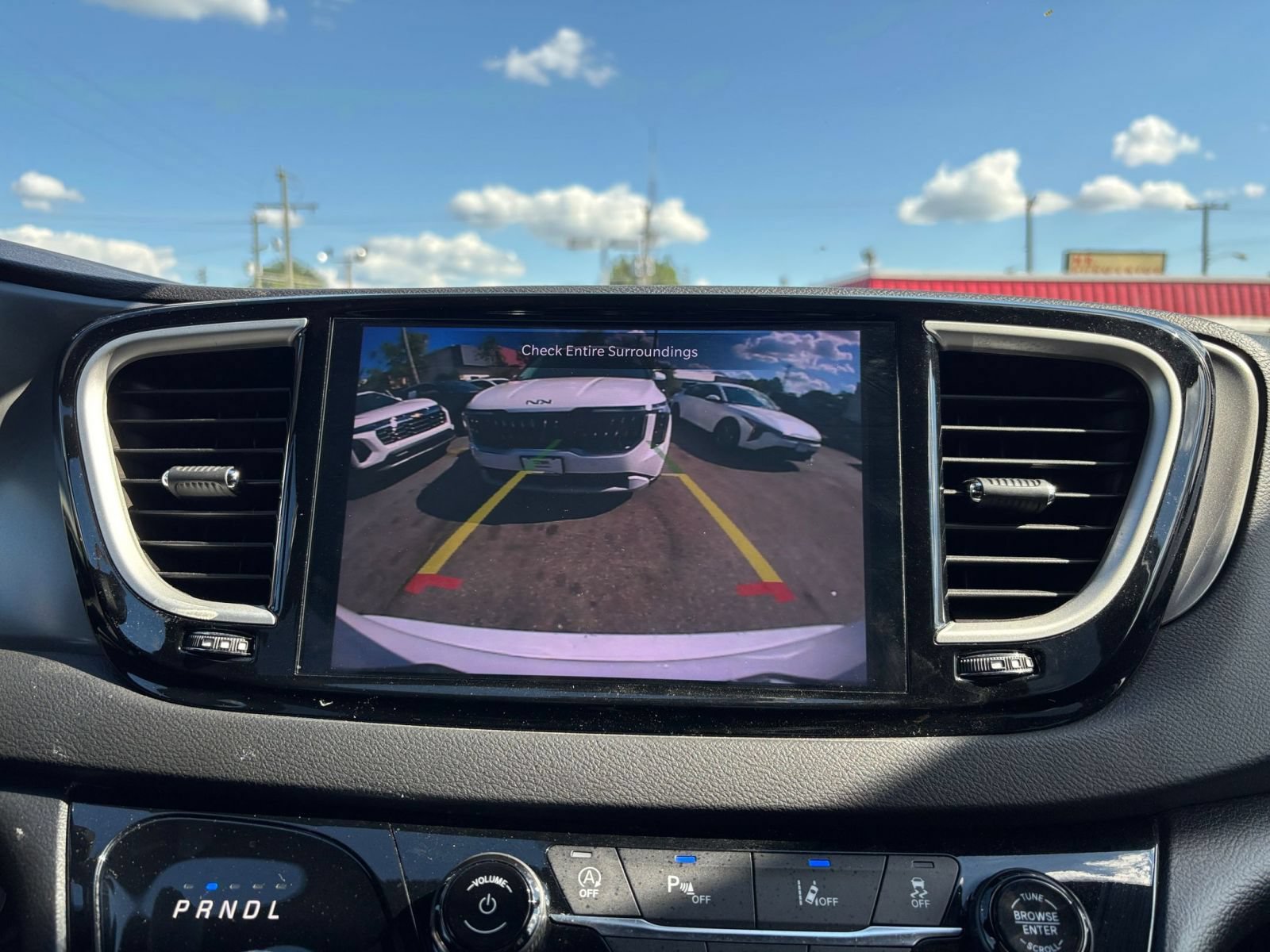 Used 2025 Chrysler Pacifica Select FWD image 25