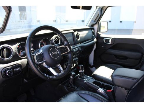 Used 2020 Jeep Wrangler Unlimited Sahara AWD/4WD image 9