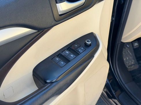 Used 2018 Toyota Highlander XLE AWD/4WD image 14
