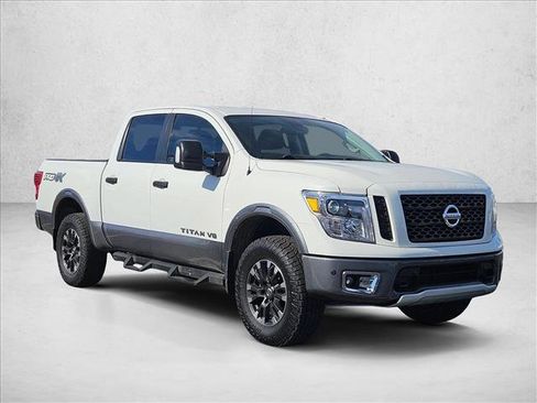 Used 2018 Nissan Titan PRO-4X w/ Pro-4x Convenience Package image 3