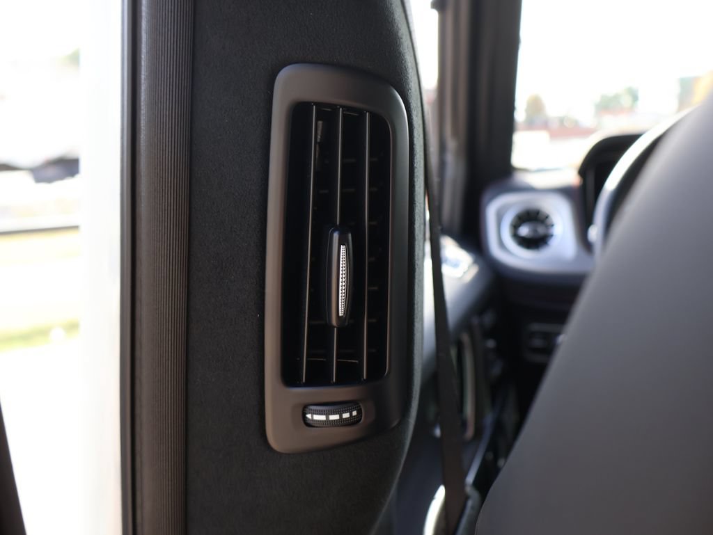 Used 2025 Mercedes-Benz G 63 AMG 4MATIC image 12