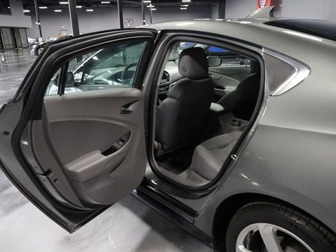 Used 2017 Chevrolet Volt LT w/ Comfort Package FWD image 15