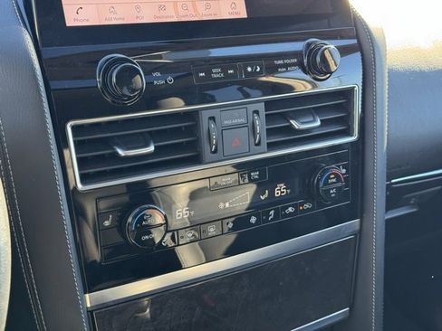 Used 2024 INFINITI QX80 Luxe image 32