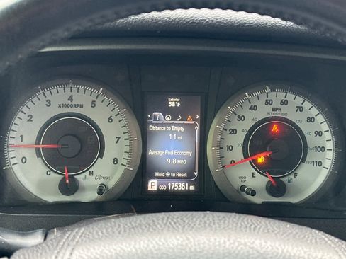 Used 2015 Toyota Sienna SE w/ SE Preferred Package FWD image 26