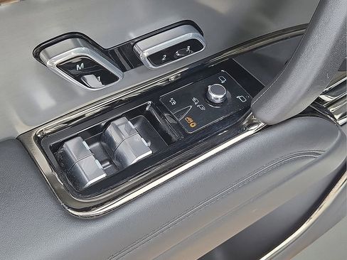 Used 2024 Land Rover Range Rover Sport Dynamic SE image 23