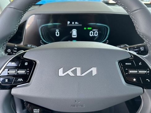 New 2026 Kia Niro EX image 23