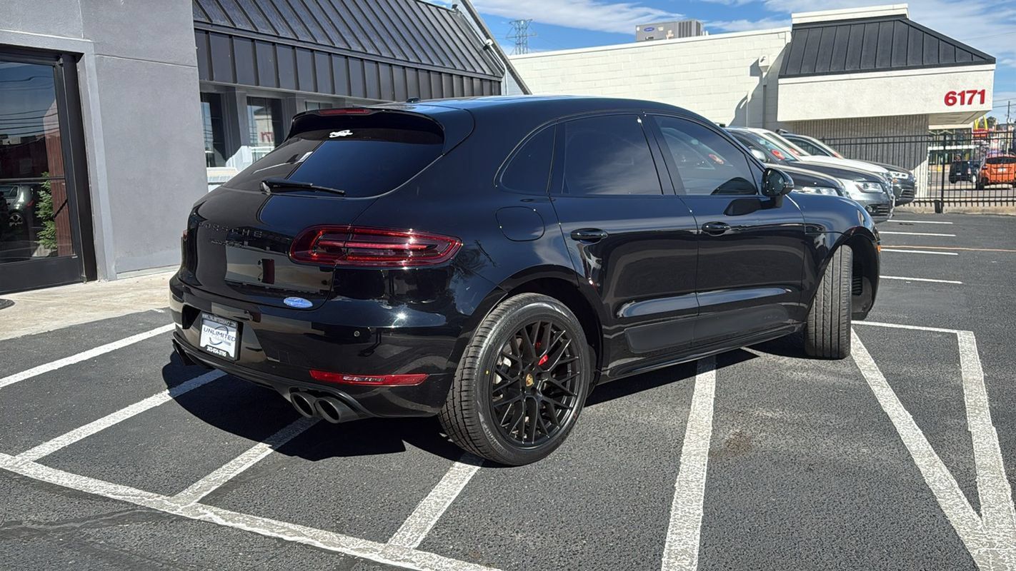 Used 2018 Porsche Macan GTS AWD/4WD image 3