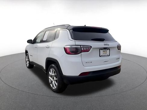 Used 2025 Jeep Compass Limited image 11