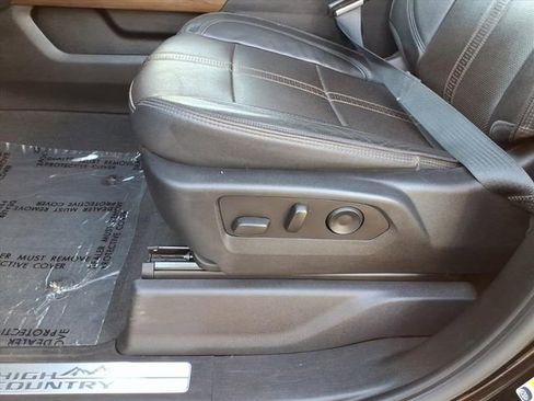 Used 2024 Chevrolet Silverado 2500 High Country w/ Technology Package image 16